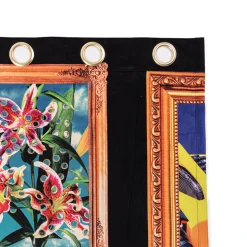 Curtain Frames Right