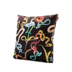 Cushion Snakes 67x67