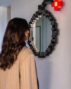 Pixel mirror - Bomb