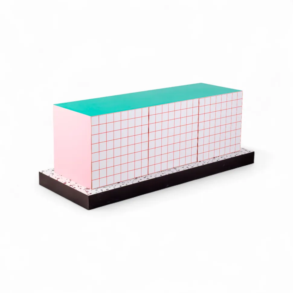 SUPERCABINET RED GRID